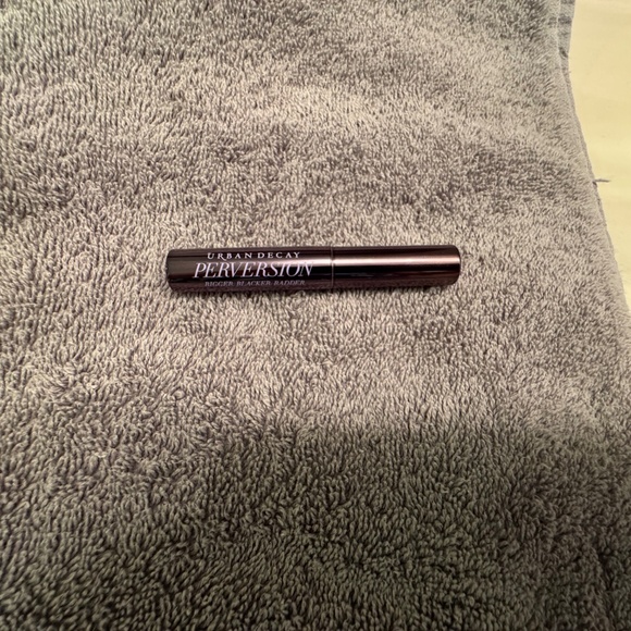 Makeup Bundle for Eyes and Cheeks - Picture 15 of 16